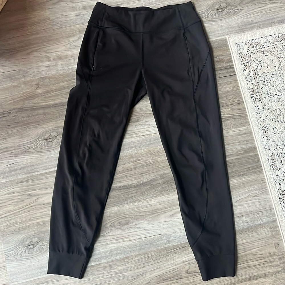 Athleta Rainier Jogger - Medium Tall